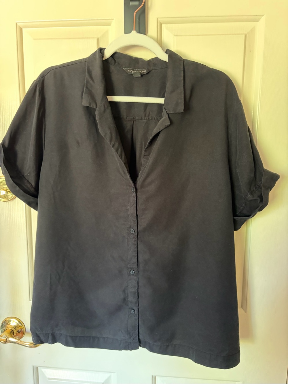 Banana Republic Factory Black Short-Sleeve Button-Down Shirt